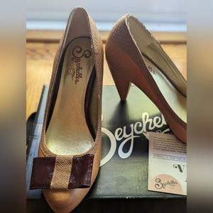 Seychelles Whiskey Leather Spacebar pumps Size 6.5 US